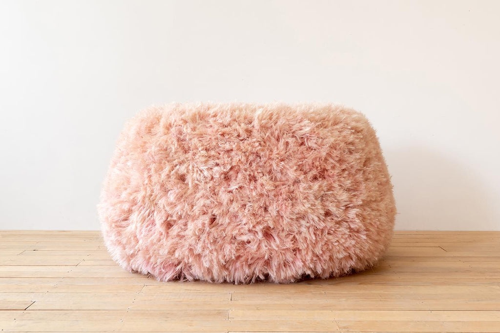 https://a.1stdibscdn.com/fernando-laposse-pink-furry-armchair-for-sale-picture-2/f_10268/f_359436221693413805777/FB38730_master.jpg