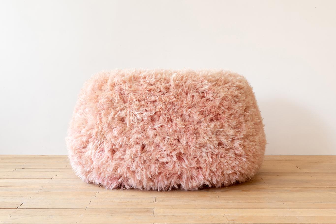 https://a.1stdibscdn.com/fernando-laposse-pink-furry-armchair-for-sale-picture-2/f_10268/f_359436221693413805777/FB38730_master.jpg