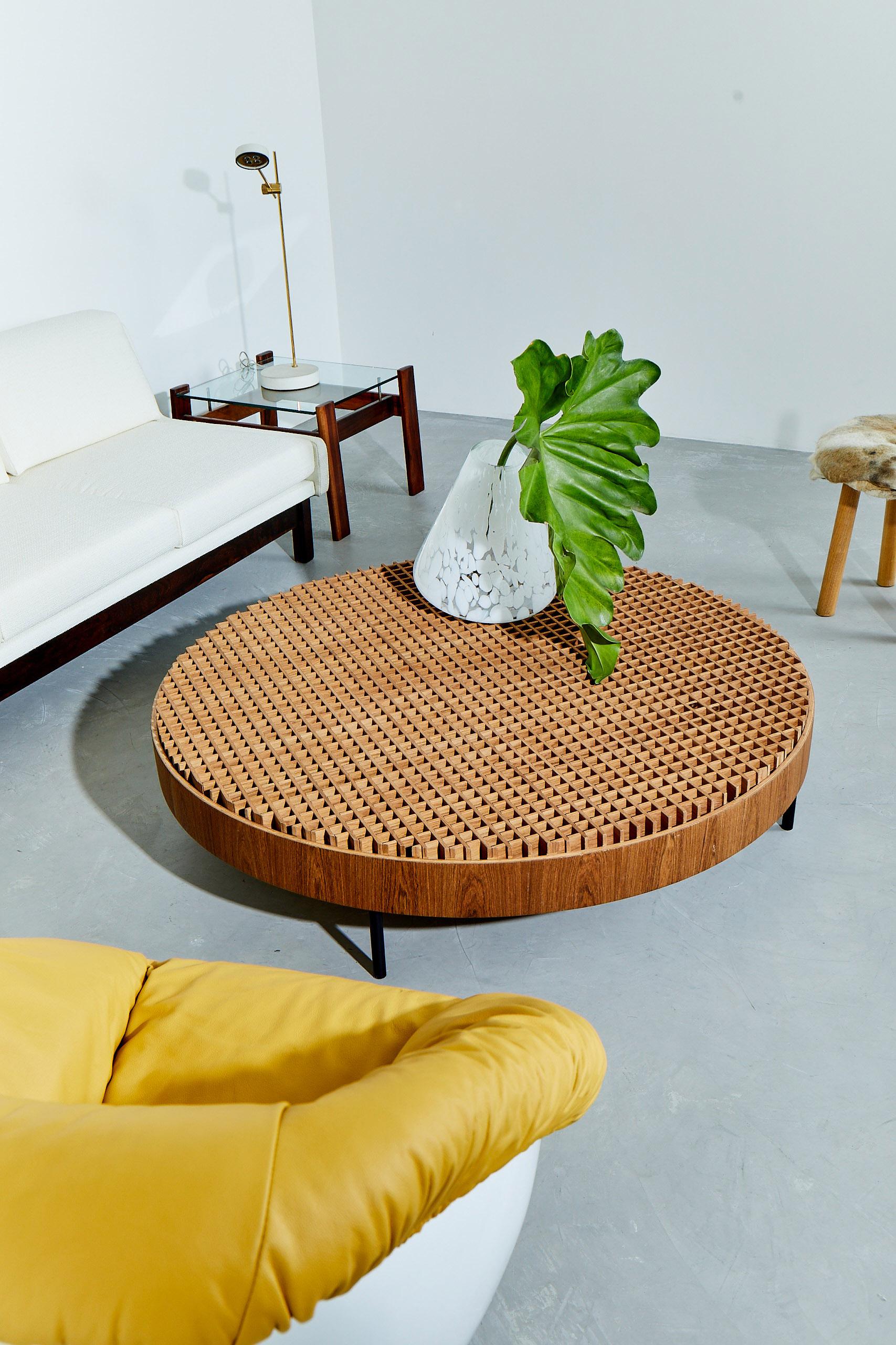 https://a.1stdibscdn.com/mineira-coffee-table-by-ronald-sasson-brazilian-contemporary-design-for-sale-picture-7/f_31733/f_278007421647360574091/FD3A2596_master.jpg