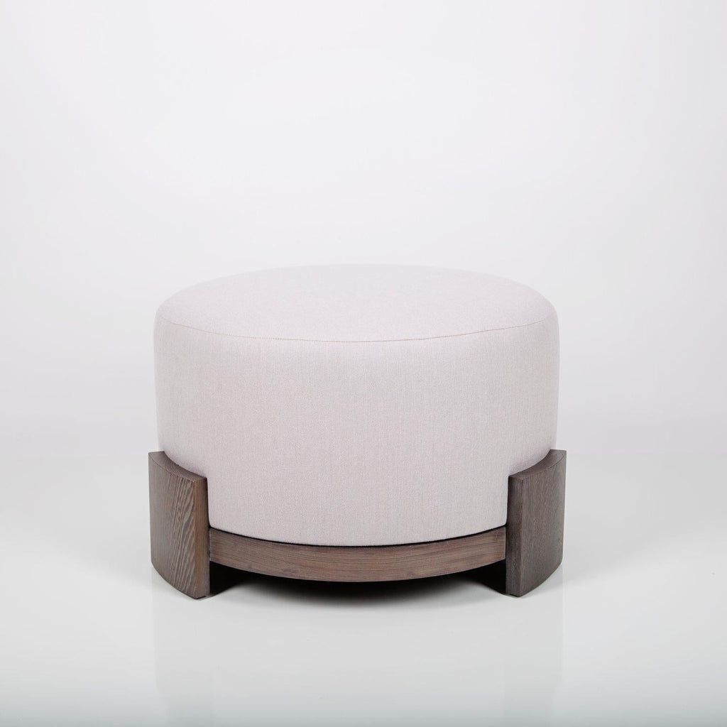 https://a.1stdibscdn.com/coco-ottoman-for-sale-picture-4/f_31991/f_90436131567720756358/FM8A2842e_master.jpg