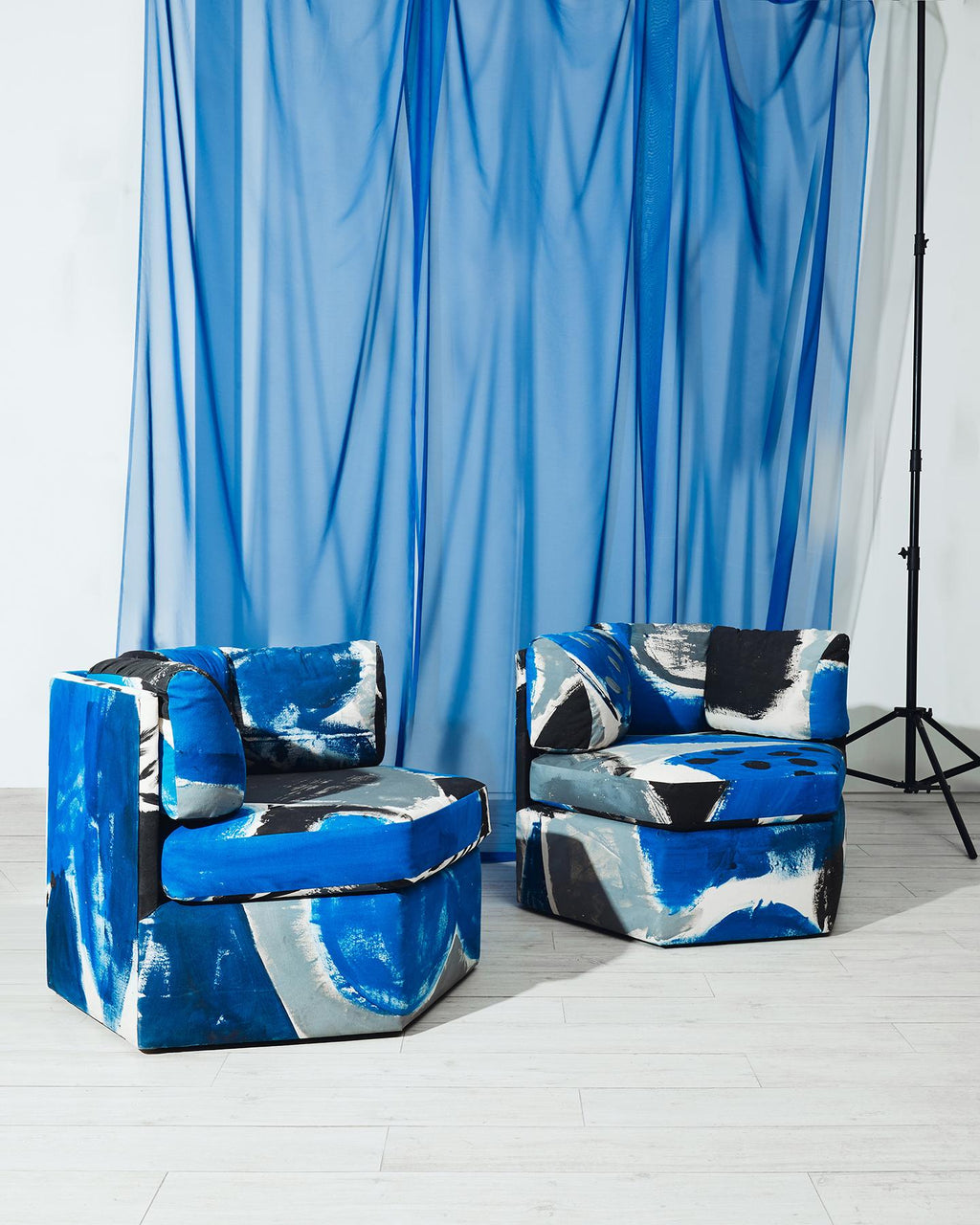 https://a.1stdibscdn.com/le-blu-lagoon-3-piece-sofa-for-sale-picture-3/f_21353/f_187329821587044869670/FM_3_master.jpg