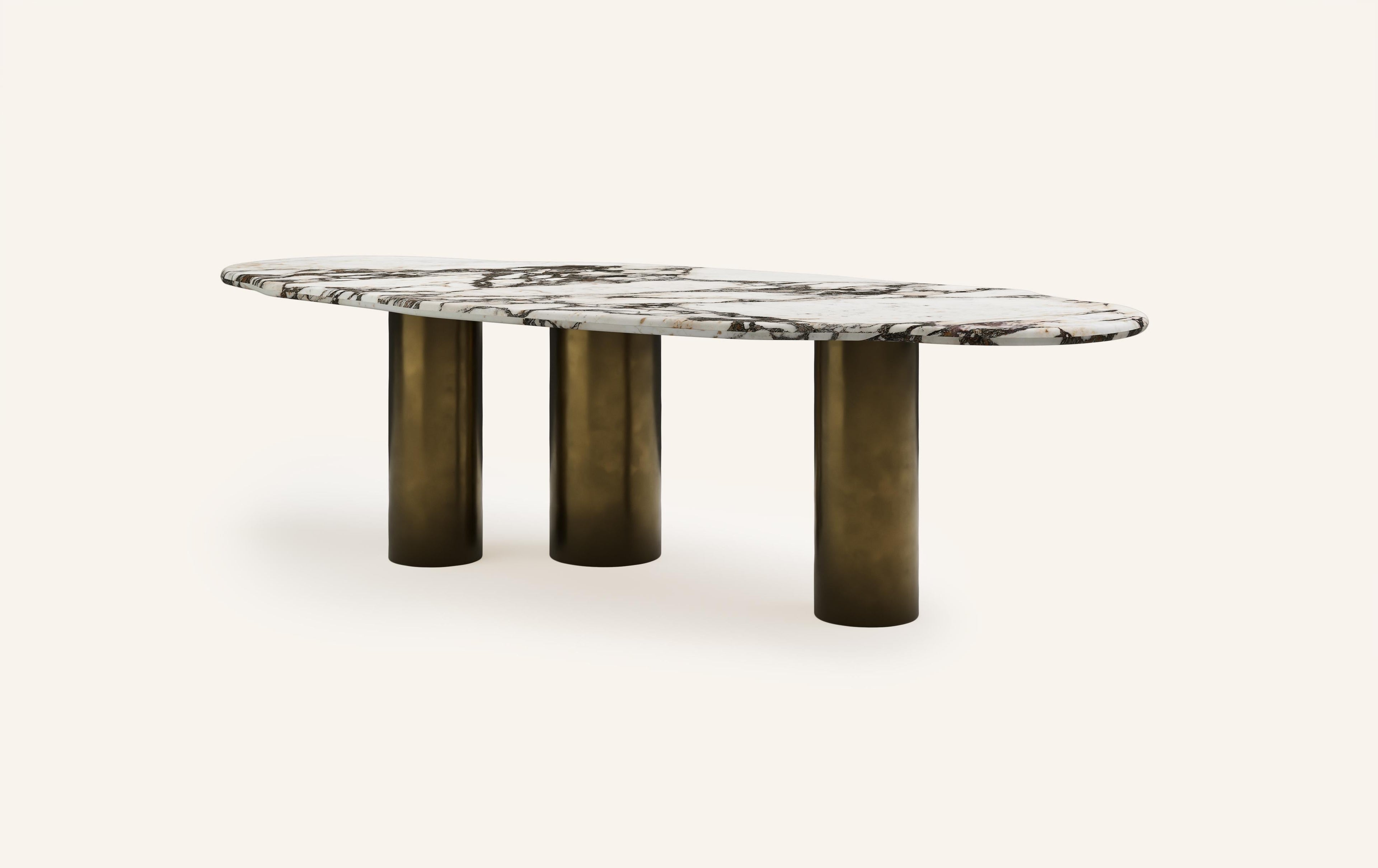 https://a.1stdibscdn.com/formla-lago-freeform-dining-table-96l-x-42w-x-30h-viola-marble-bronze-for-sale-picture-3/f_98022/f_396502021715293500381/FORM_LAGO_FREEFORM_DINING_TABLE_108_CALACATTA_VIOLA_2_master.jpg