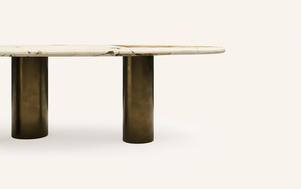 https://a.1stdibscdn.com/formla-lago-freeform-dining-table-84l-x-42w-x-30h-quartzite-bronze-for-sale-picture-4/f_98022/f_396498121715291642002/FORM_LAGO_FREEFORM_DINING_TABLE_108_PATAGONIA_3_master.jpg