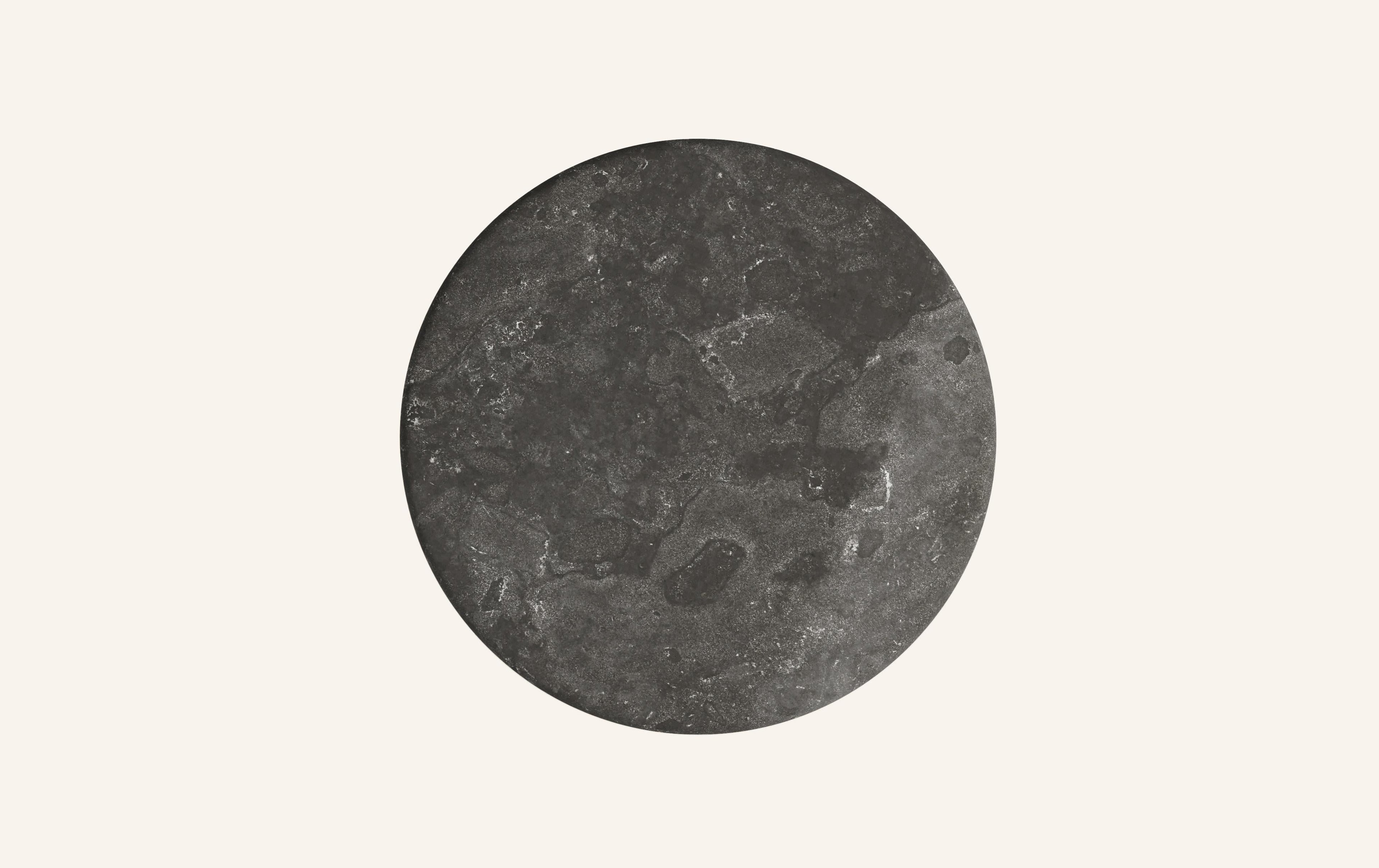 https://a.1stdibscdn.com/formla-luna-round-dining-table-42l-x-42w-x-30h-nero-petite-granite-for-sale-picture-4/f_98022/f_395992921715035029483/FORM_LUNA_ROUND_DINING_TABLE_42_NERO_PETITE_3_master.jpg