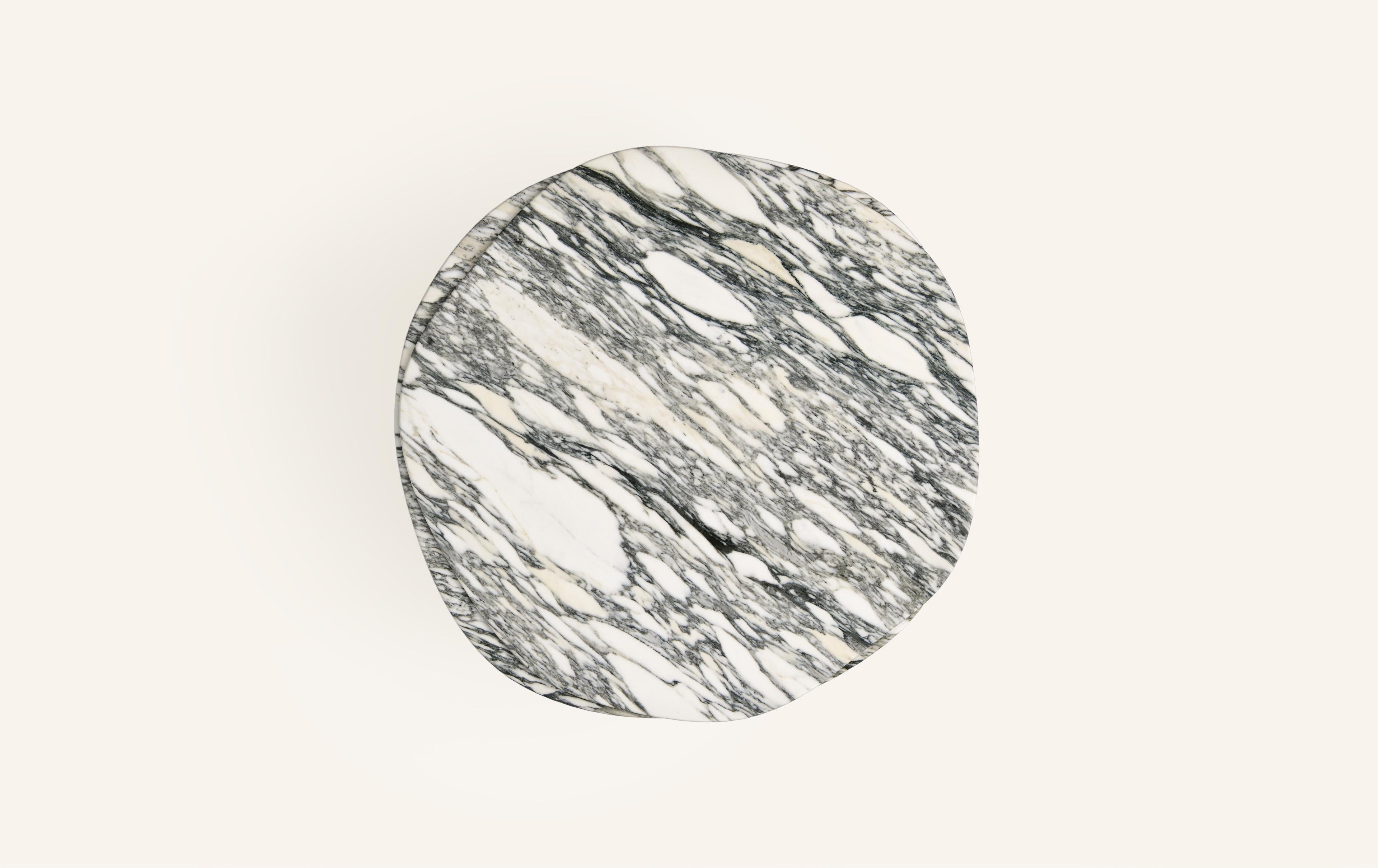 https://a.1stdibscdn.com/formla-onda-round-dining-table-42l-x-42w-x-29h-arabescato-corchia-marble-for-sale-picture-4/f_98022/f_395550421714762957103/FORM_ONDA_ROUND_DINING_TABLE_48_ARABESCATO_CORCHIA_3_master.jpg