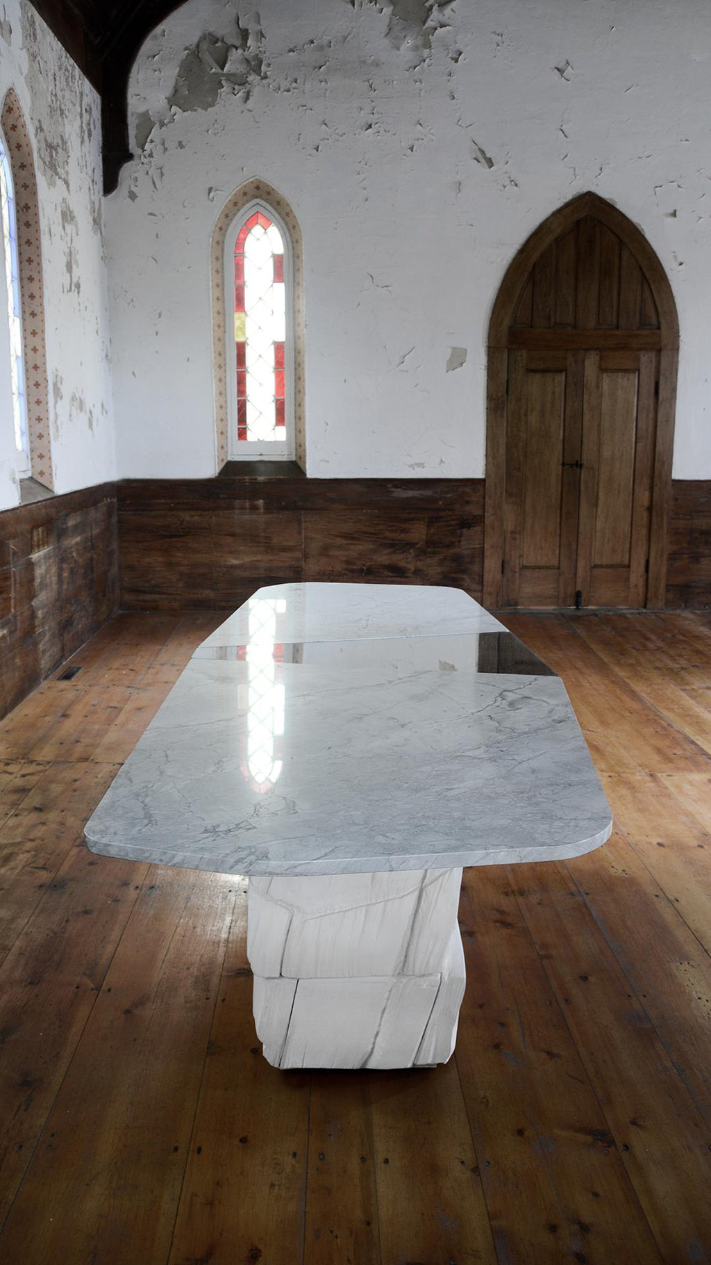 https://a.1stdibscdn.com/fracture-dining-table-by-simon-johns-for-sale-picture-6/f_26473/f_256120221633527850737/FRACTURE_TABLE_STORIE_1_master.jpg