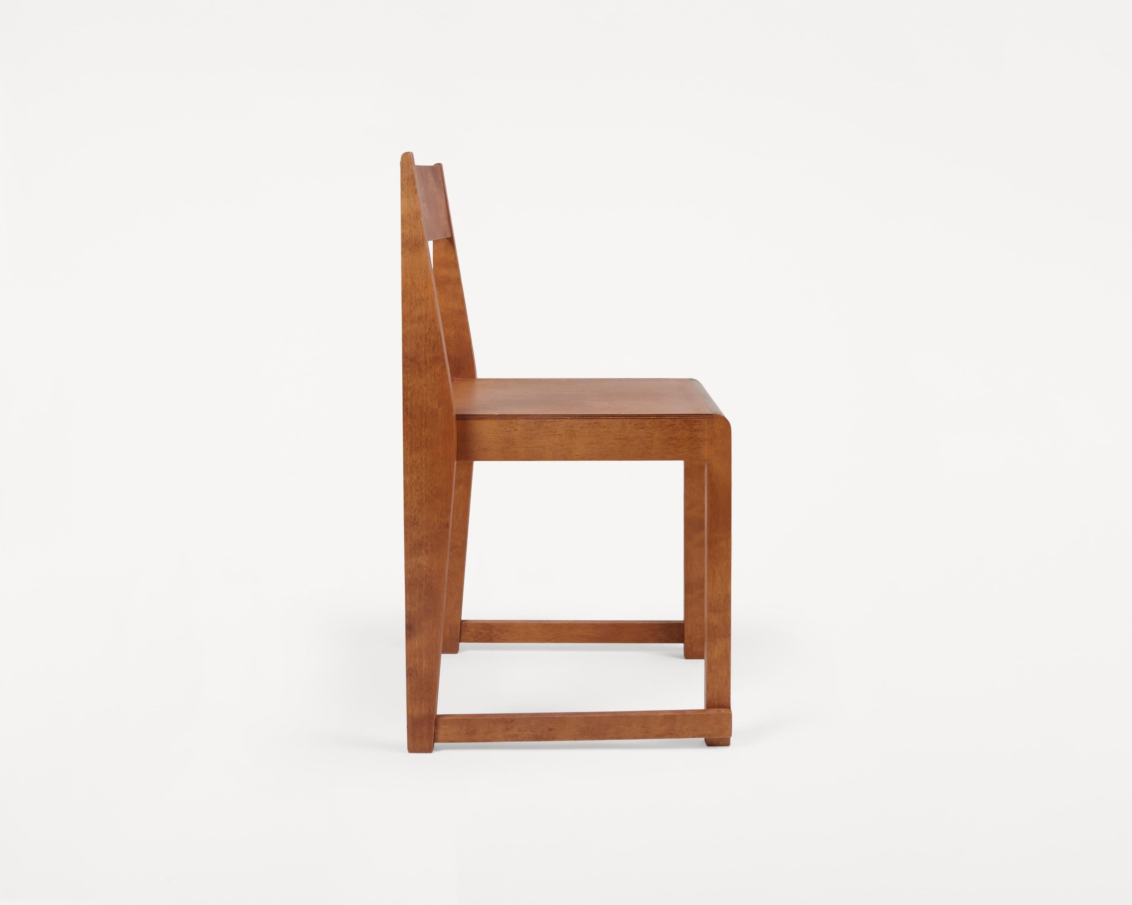 https://a.1stdibscdn.com/contemporary-chair-01-by-frama-warm-brown-birch-for-sale-picture-3/f_31233/f_480584121766162398201/FRAMA_Chair_01_Warm_Brown_Packshot_03_1_master.jpg