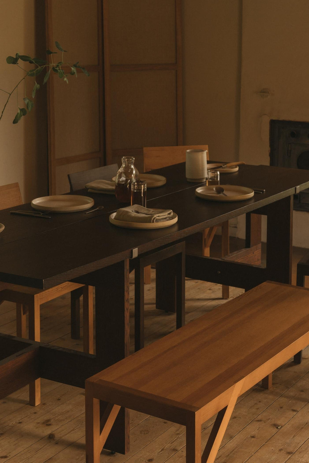 https://a.1stdibscdn.com/contemporary-trestle-table-farmhouse-by-frama-dark-oak-l220-planks-for-sale-picture-5/f_31233/f_483236421768408734694/FRAMA_Farmhouse_Trestle_Table_Dark_Oak_L220_Planks_Context_6_master.jpg