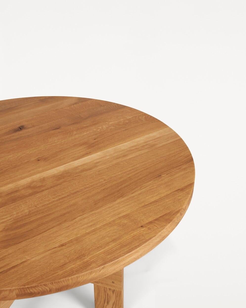 https://a.1stdibscdn.com/contemporary-trestle-table-farmhouse-by-frama-natural-oak-120-round-for-sale-picture-4/f_31233/f_483338421768470359080/FRAMA_Farmhouse_Trestles_Packshot_6_master.jpg
