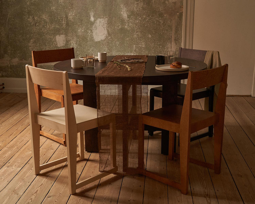 https://a.1stdibscdn.com/scandinavian-design-chair-01-warm-brown-wood-for-sale-picture-10/f_36781/f_305271621736350810999/FRAMA_Return_To_Holiday_2024_Context_Image_109_master.jpg