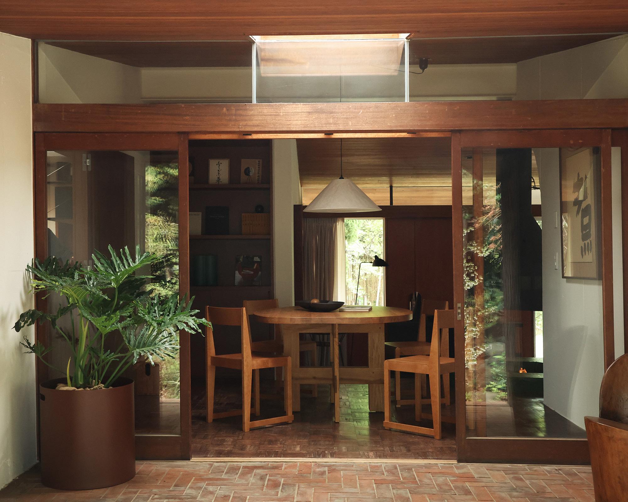 https://a.1stdibscdn.com/frama-wooden-scandinavian-design-farmhouse-table-pond-for-sale-picture-4/f_36781/f_259462921736352139099/FRAMA_at_Noda_House_Japan_1_1_master.jpg