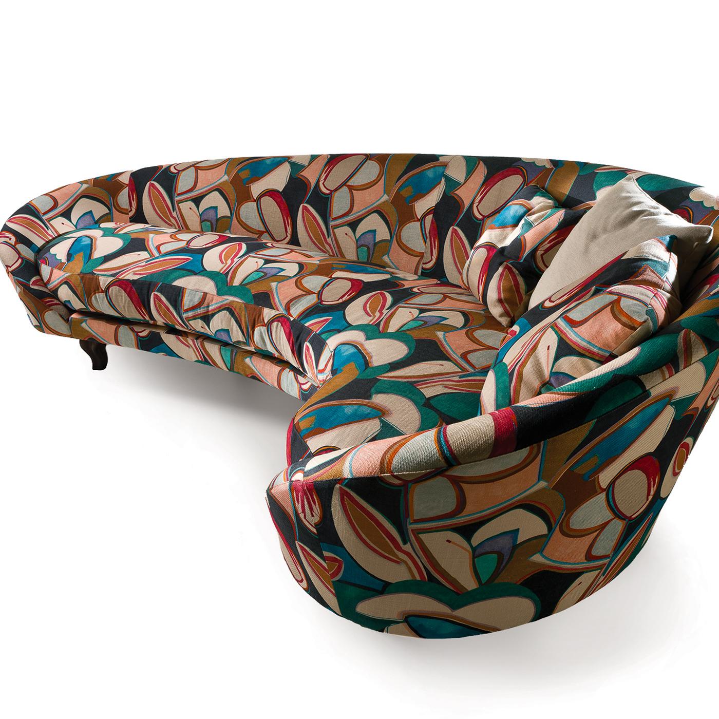 https://a.1stdibscdn.com/madelaine-curved-sofa-for-sale-picture-4/f_17062/f_129516511577468626694/FRATMB_025_A20181008_28962_10g12kx_master.jpg