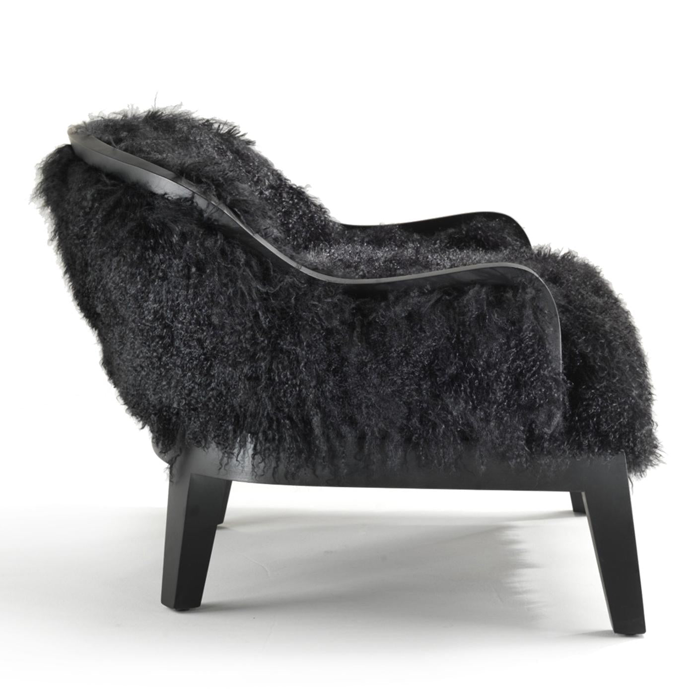 https://a.1stdibscdn.com/madama-armchair-by-fratelli-boffi-for-sale-picture-2/12330573/f_132691721547096759052/FRATMB_059_A20181008_28962_hzibm1_master.jpg