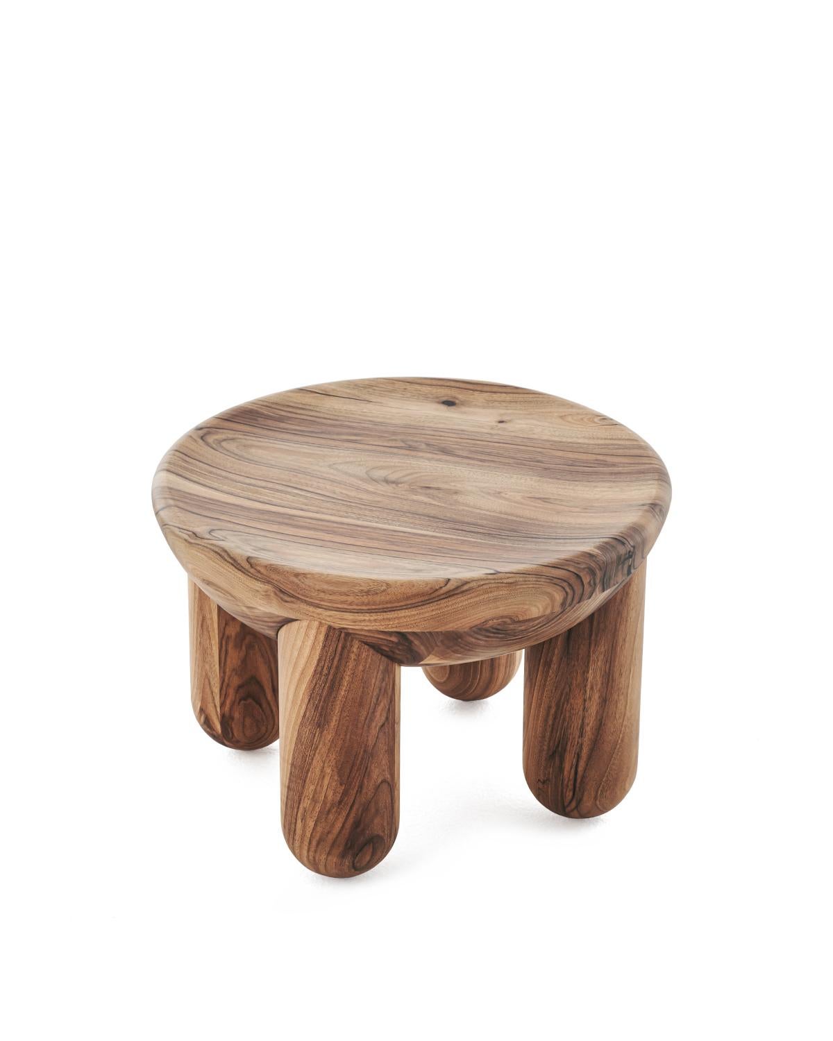 https://a.1stdibscdn.com/wooden-coffee-table-freyja-1-in-walnut-finish-by-noom-for-sale-picture-4/f_42321/f_318402221671555739022/FREYJA_COFFEE_TABLE_1_Walnut_5__master.jpg