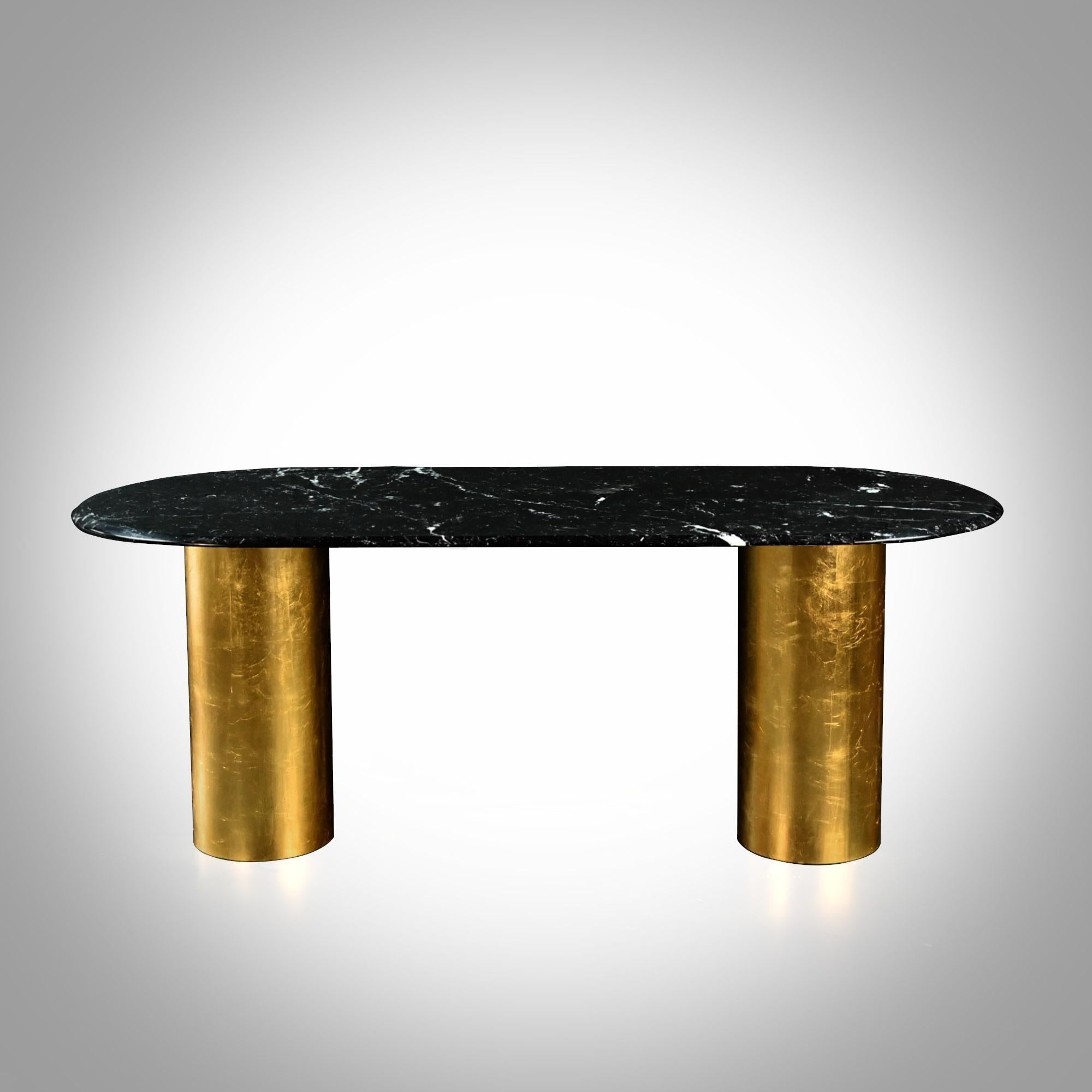 https://a.1stdibscdn.com/ovale-nq1-dining-table-nero-marquinia-marble-and-gold-leaf-by-dfdesignlab-for-sale-picture-5/f_68162/f_321546721673376221765/FRONT3_CHIARO_master.jpg