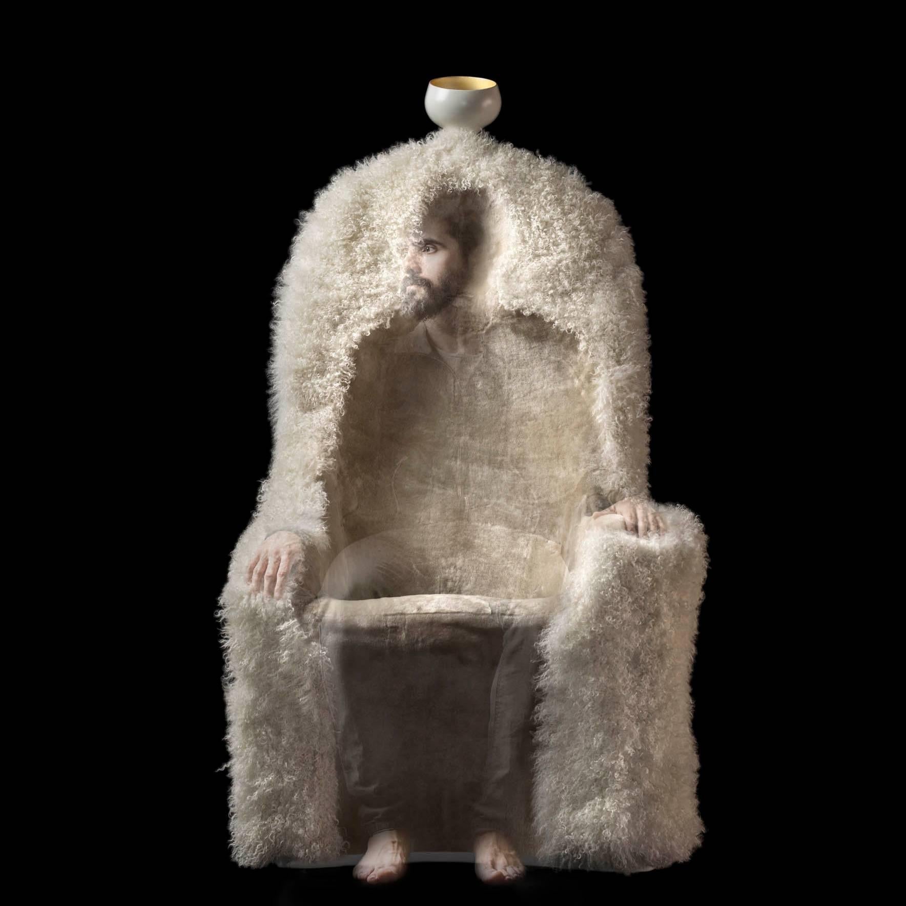 https://a.1stdibscdn.com/limited-edition-salvador-dali-armchair-invisible-personage-for-sale-picture-9/f_14272/f_480269721765957176662/FRONTAL_NEGRO_CON_PERSONAJE_OK_master.jpg