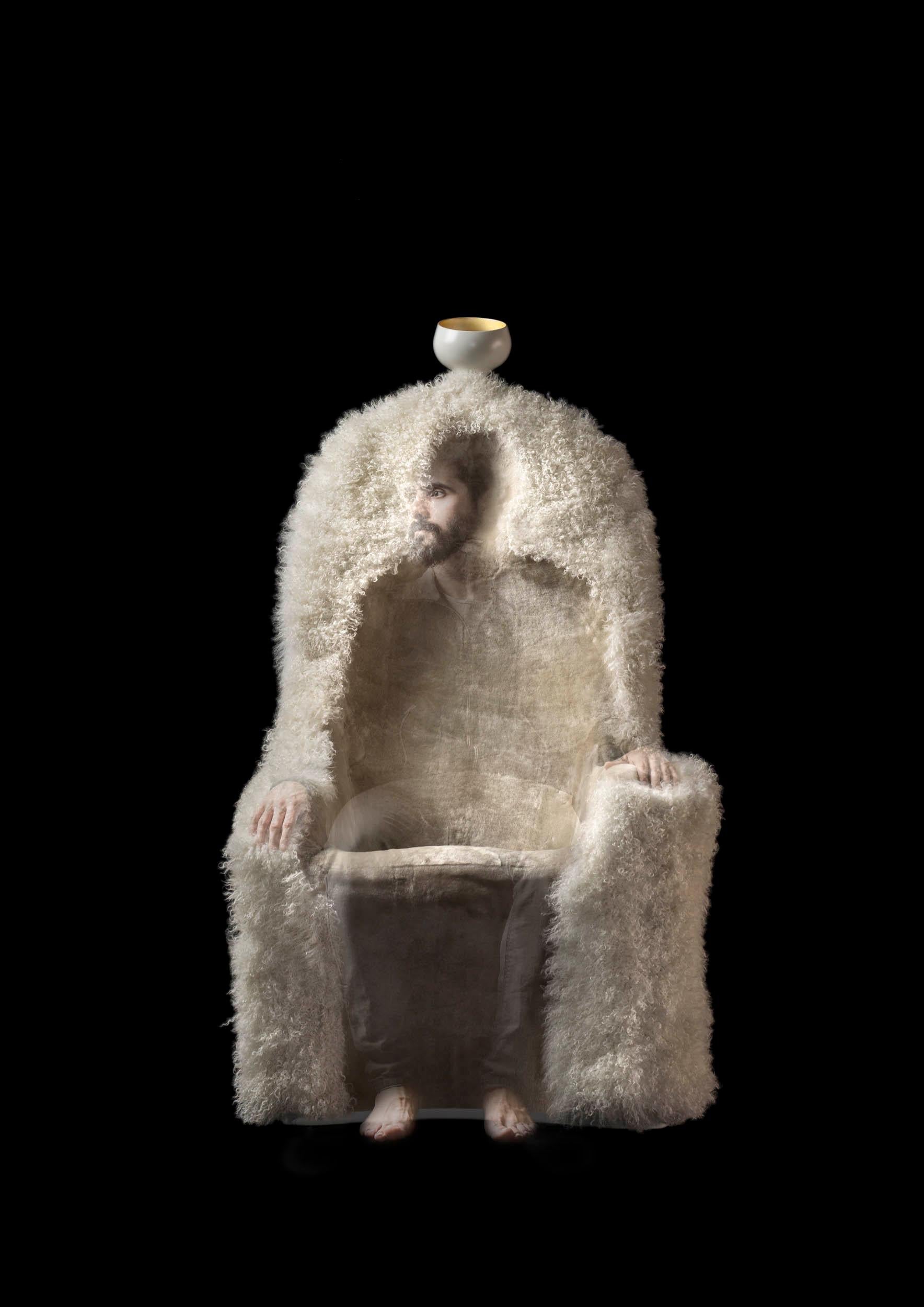 https://a.1stdibscdn.com/invisible-personage-armchair-and-lamp-salvador-dali-for-sale-picture-2/f_12192/f_319641021672273153688/FRONTAL_NEGRO_CON_PERSONAJE_OK_master.jpg