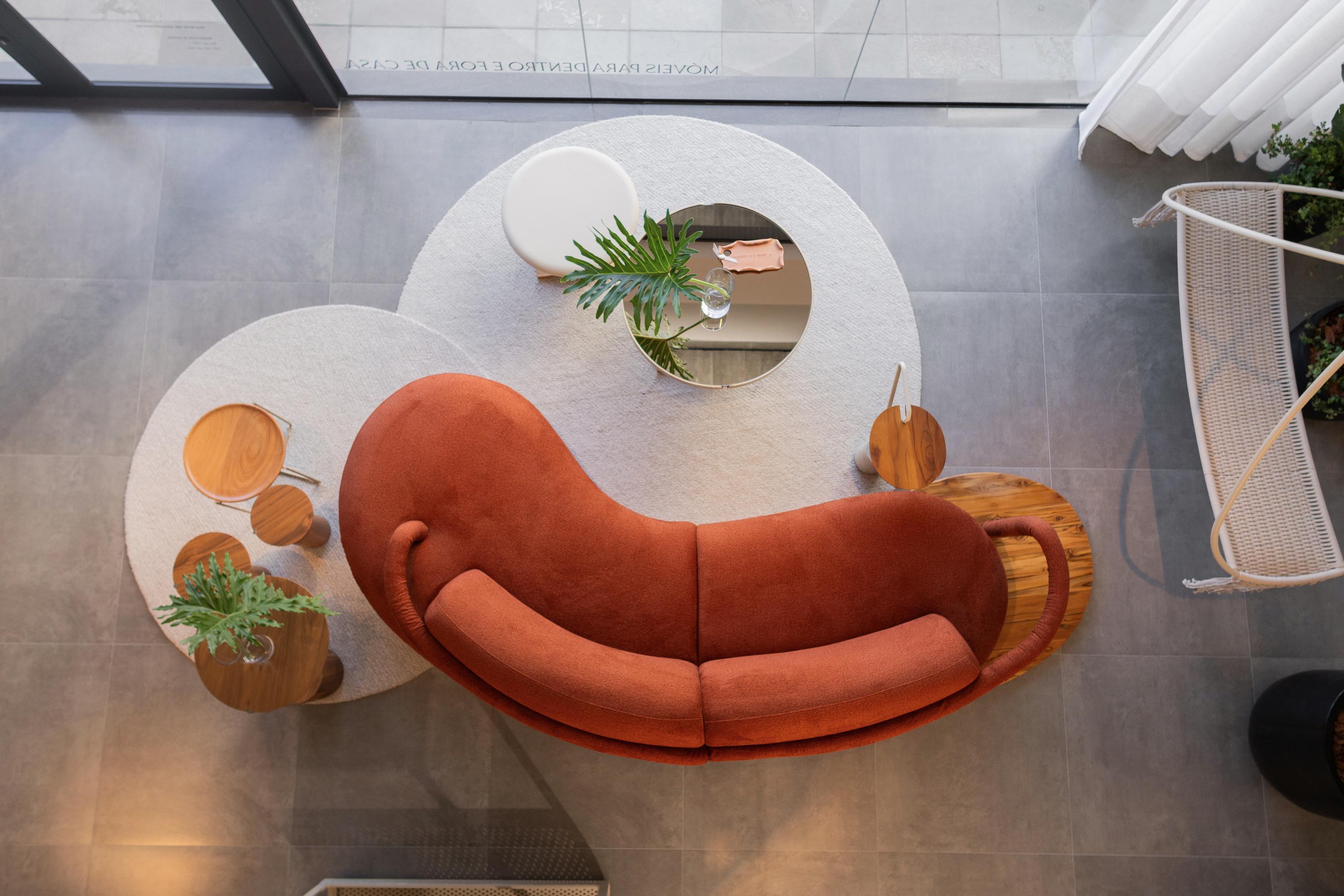 https://a.1stdibscdn.com/felicita-organic-sofa-in-boucle-aluminum-and-teka-wood-for-sale-picture-12/f_56842/f_469993321760124165226/Felicit_1679_master.JPG