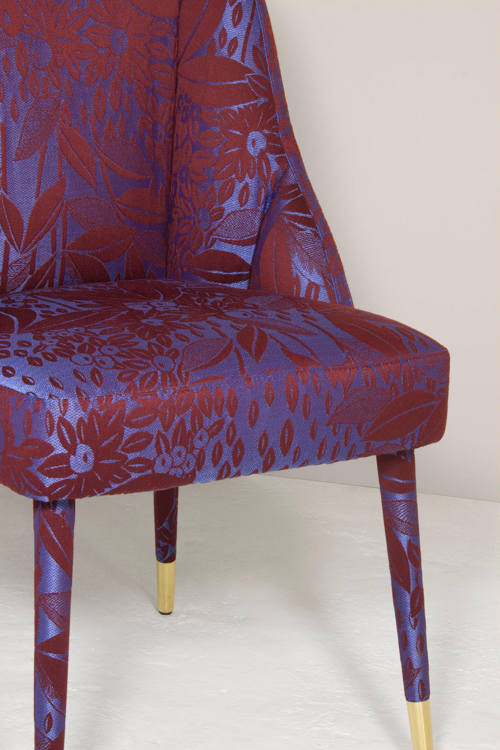 https://a.1stdibscdn.com/figueroa-dining-chair-veti-and-brass-insidherland-by-joana-santos-barbosa-for-sale-picture-7/f_53652/f_234572921618931295887/Figueroa_dining_chair_VT1_InsidherLand_06_master.jpg