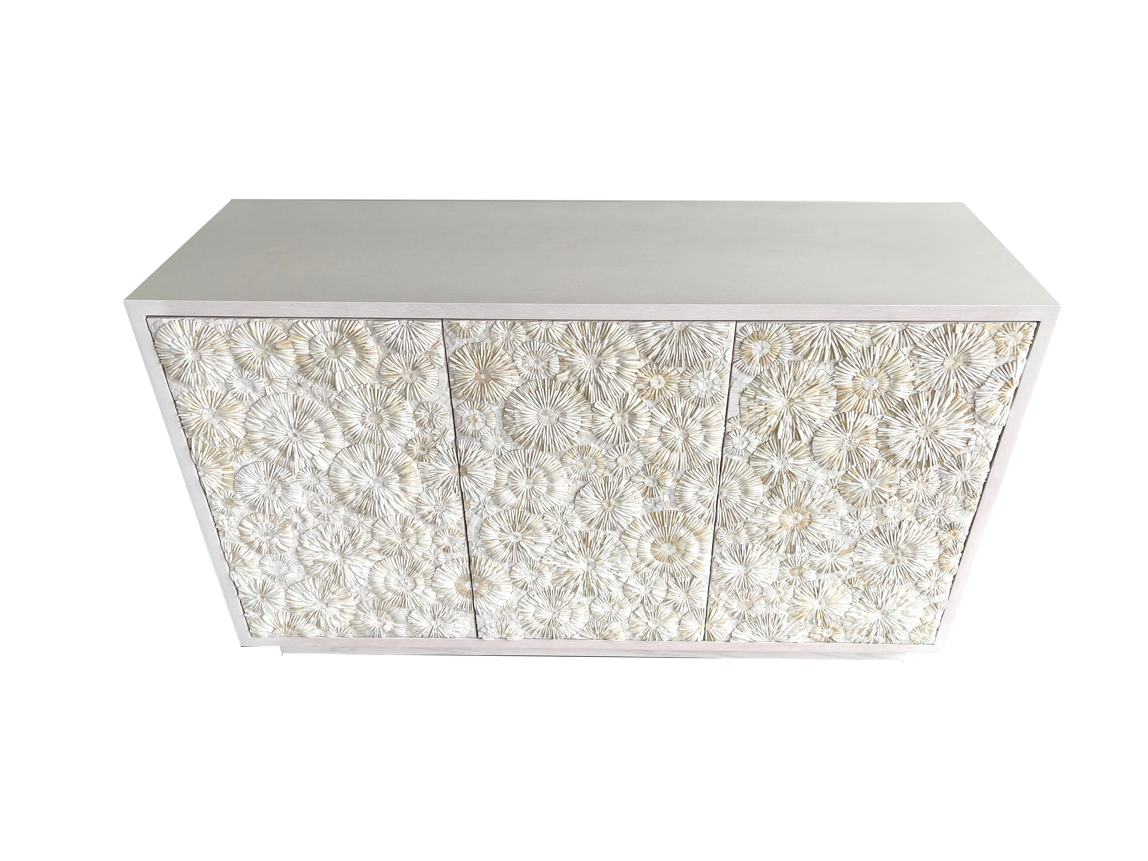 https://a.1stdibscdn.com/custom-blossom-3-door-buffet-by-ercole-home-for-sale-picture-3/f_42371/f_252472821631200007116/File_03277777777_master.jpg