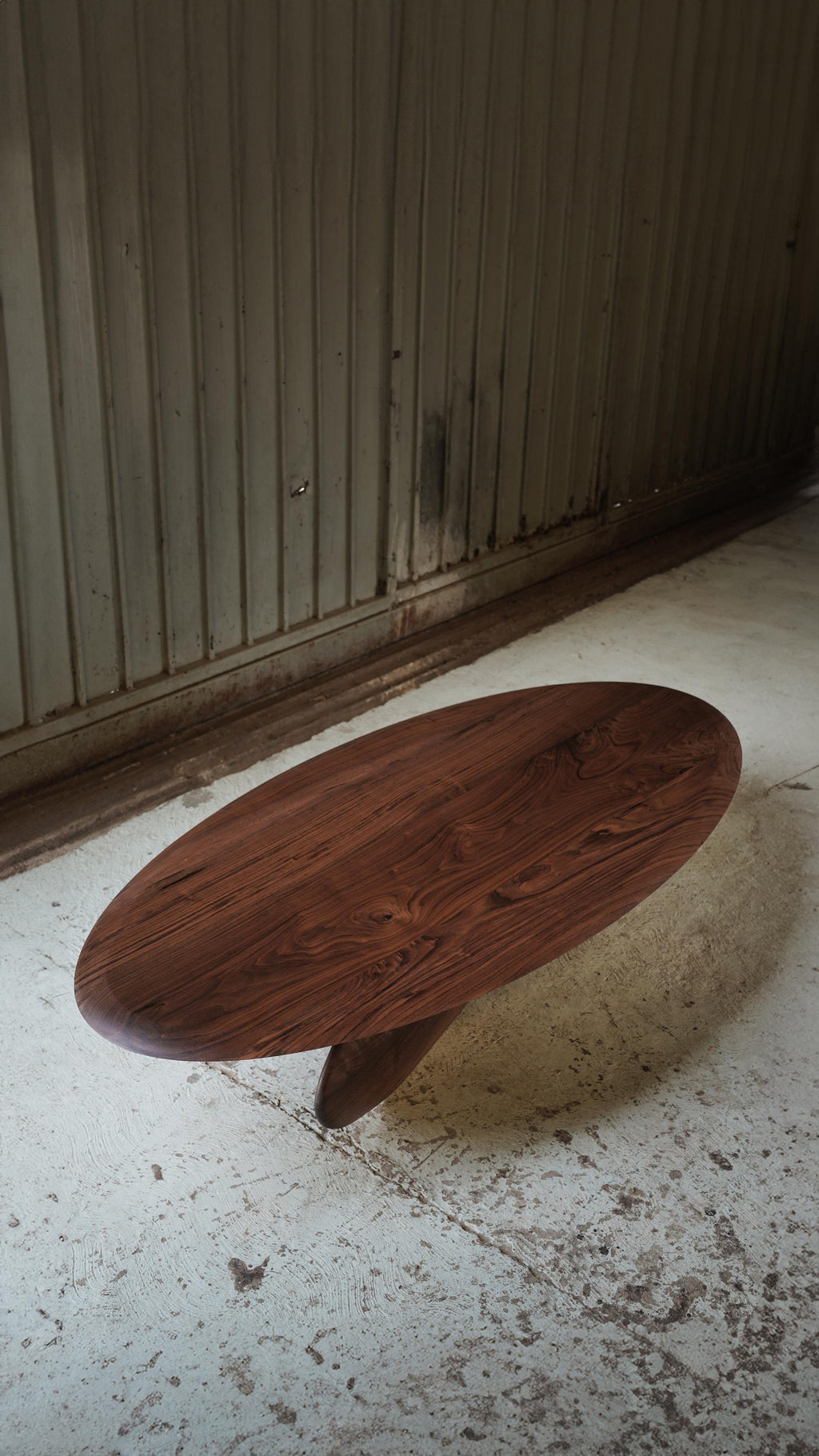 https://a.1stdibscdn.com/solid-wood-black-tinted-coffee-table-fishes-series-7-by-joel-escalona-for-sale-picture-7/f_39563/f_492486121773674633457/Fishes_07_Coffee_Table_by_Joel_Escalona_6_master.JPG