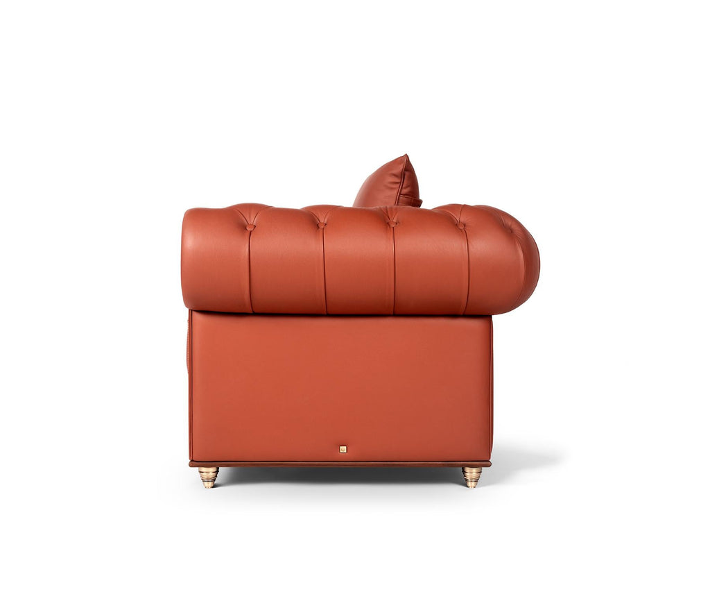 https://a.1stdibscdn.com/fitz-chesterfield-sofa-by-madheke-for-sale-picture-4/f_103712/f_467661421758610808275/Fitz_Chesterfield_Single_Seater_Sofa_Madheke_4_master.jpg