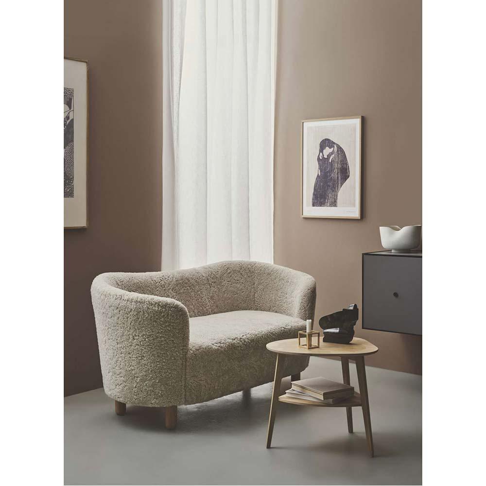 https://a.1stdibscdn.com/flemming-lassen-mingle-sofa-moonlight-sheepskin-dark-stained-oak-for-audo-for-sale-picture-3/f_104122/f_447419921745507761848/Flemming_Lassen_Mingle_Sofa_Moonlight_Sheepskin_Dark_Stained_Oak_for_Audo_3_master.jpg