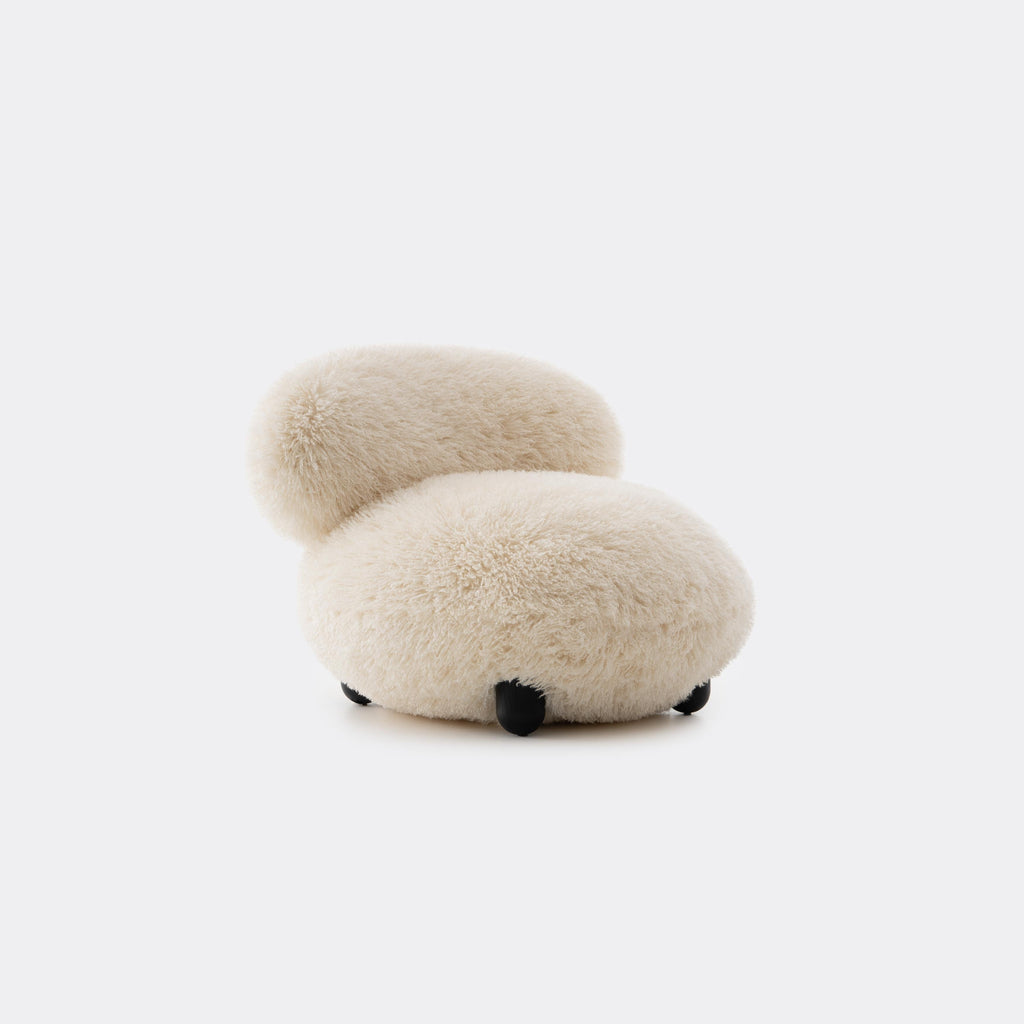 https://a.1stdibscdn.com/modern-flock-lounge-chair-fluffy-edition-in-azur-ivory-faux-fur-by-noom-for-sale-picture-2/f_42321/f_440393021741949742950/Flock_Lounge_Chair_Fluffy_Edition_by_NOOM_2__master.jpg