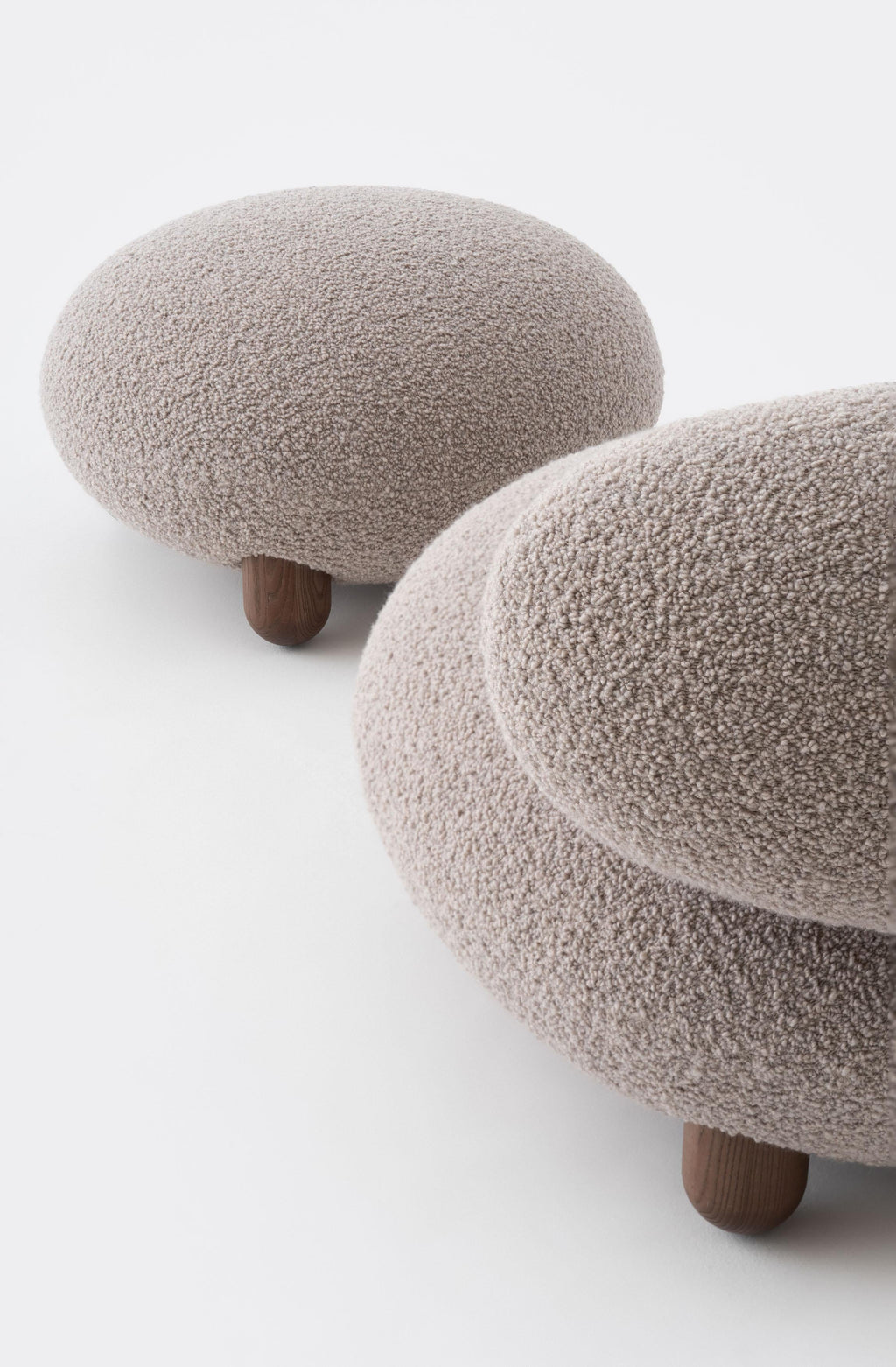 https://a.1stdibscdn.com/modern-flock-lounge-chair-in-dedar-nimbus-boucle-by-noom-for-sale-picture-15/f_42321/f_440910421742254823759/Flock_Lounge_Chair_in_Dedar_Nimbus_003_by_NOOM_10__master.jpg