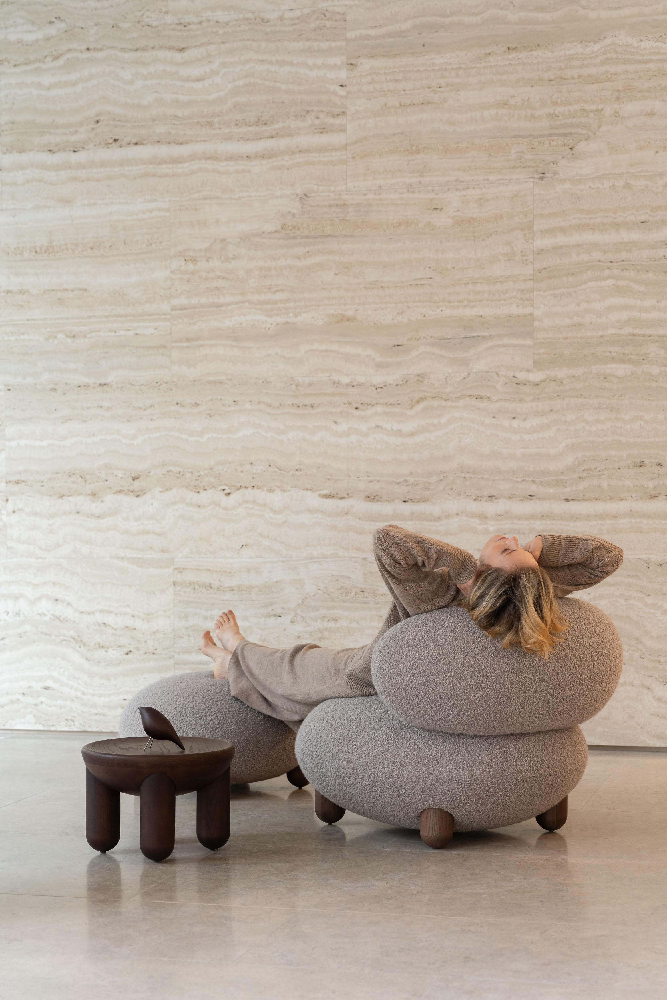 https://a.1stdibscdn.com/modern-flock-lounge-chair-in-dedar-nimbus-boucle-by-noom-for-sale-picture-4/f_42321/f_440910421742254826012/Flock_Lounge_Chair_in_Dedar_Nimbus_003_by_NOOM_22__master.jpg