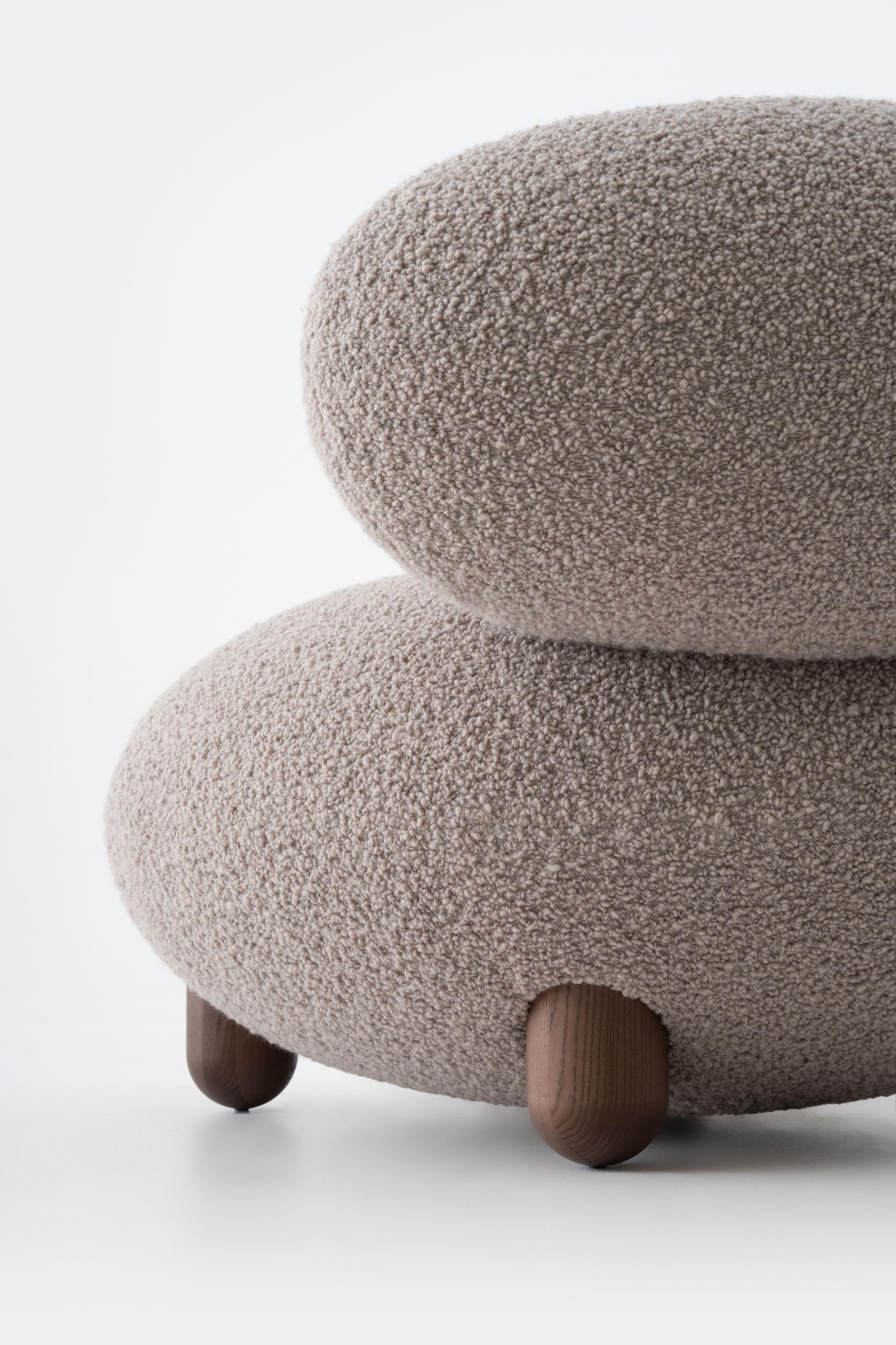https://a.1stdibscdn.com/modern-flock-lounge-chair-in-dedar-nimbus-boucle-by-noom-for-sale-picture-14/f_42321/f_440910421742254826044/Flock_Lounge_Chair_in_Dedar_Nimbus_003_by_NOOM_9__master.jpg