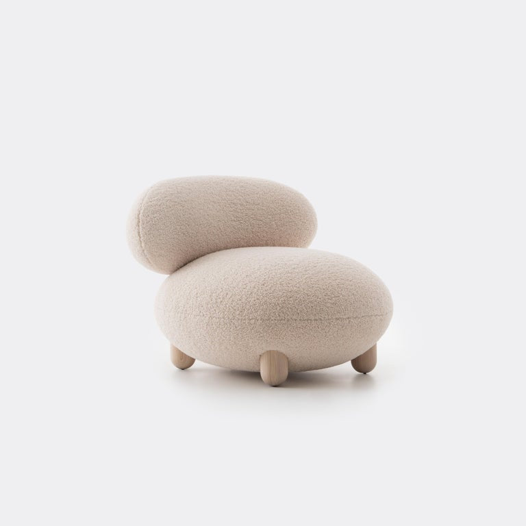 https://a.1stdibscdn.com/modern-flock-lounge-chair-fluffy-edition-in-faux-sheepskin-by-noom-for-sale-picture-2/f_42321/f_440903221742249981907/Flock_Lounge_Chair_in_Medo_fabric_by_NOOM_1__master.jpg?width=768