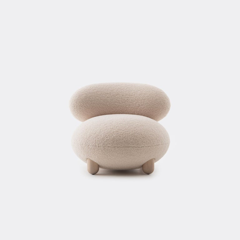 https://a.1stdibscdn.com/modern-flock-lounge-chair-fluffy-edition-in-faux-sheepskin-by-noom-for-sale-picture-5/f_42321/f_440903221742249981944/Flock_Lounge_Chair_in_Medo_fabric_by_NOOM_3__master.jpg?width=768