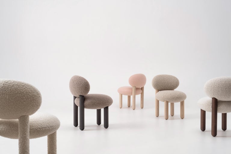 https://a.1stdibscdn.com/modern-dining-chair-flock-cs2-fluffy-edition-in-premium-faux-fur-by-noom-for-sale-picture-13/f_42321/f_441094321742377890527/Flock_chair_CS1_by_NOOM_17_a_master.jpg?width=768