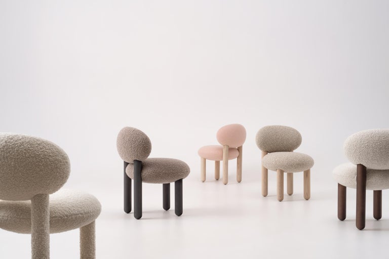 https://a.1stdibscdn.com/contemporary-dining-chair-flock-cs1-by-noom-baloo-orange-for-sale-picture-13/32076752/f_391269421712215121369/Flock_chair_CS1_by_NOOM_17_master_master.jpg?width=768