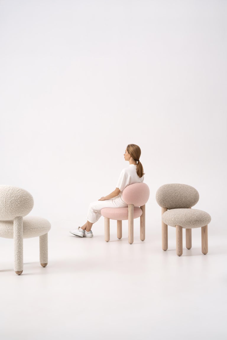 https://a.1stdibscdn.com/modern-dining-chair-flock-cs1-in-wool-fabric-by-noom-for-sale-picture-18/f_42321/f_371229121700153297434/Flock_chair_CS1_by_NOOM_18__master.jpg?width=768