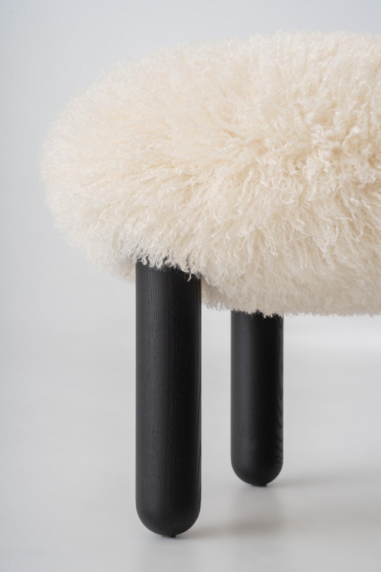 https://a.1stdibscdn.com/modern-dining-chair-flock-cs2-fluffy-edition-in-premium-faux-fur-by-noom-for-sale-picture-10/f_42321/f_441094321742374563762/_Flock_chair_CS2_Fluffy_Edition_by_NOOM_10__master.jpg?width=768