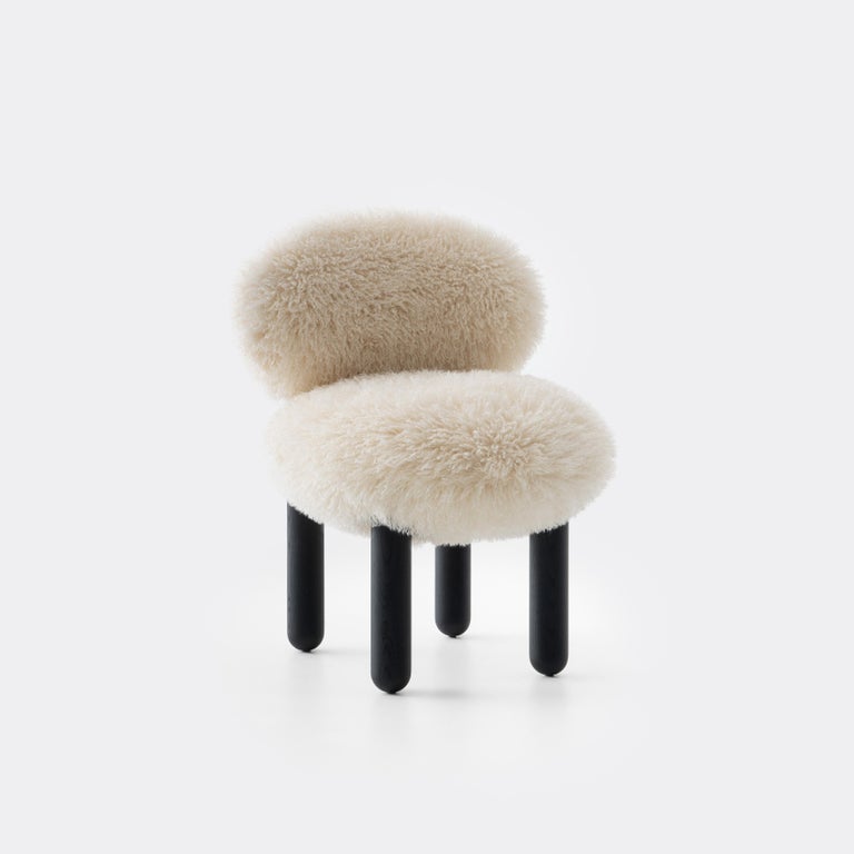 https://a.1stdibscdn.com/modern-dining-chair-flock-cs2-fluffy-edition-in-premium-faux-fur-by-noom-for-sale-picture-2/f_42321/f_441094321742374561272/_Flock_chair_CS2_Fluffy_Edition_by_NOOM_2__master.jpg?width=768