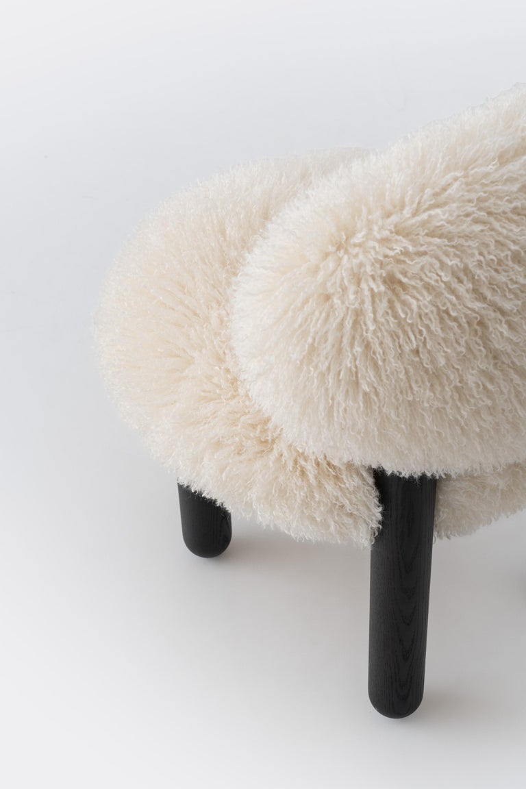 https://a.1stdibscdn.com/modern-dining-chair-flock-cs2-fluffy-edition-in-premium-faux-fur-by-noom-for-sale-picture-9/f_42321/f_441094321742374563789/_Flock_chair_CS2_Fluffy_Edition_by_NOOM_9__master.jpg?width=768