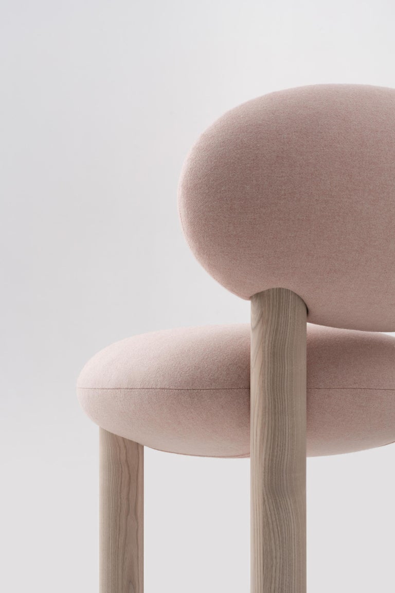 https://a.1stdibscdn.com/modern-dining-chair-flock-cs2-in-wool-fabric-by-noom-for-sale-picture-4/f_42321/f_371237921700155572451/Flock_chair_CS2_by_NOOM_21__master.jpg?width=768