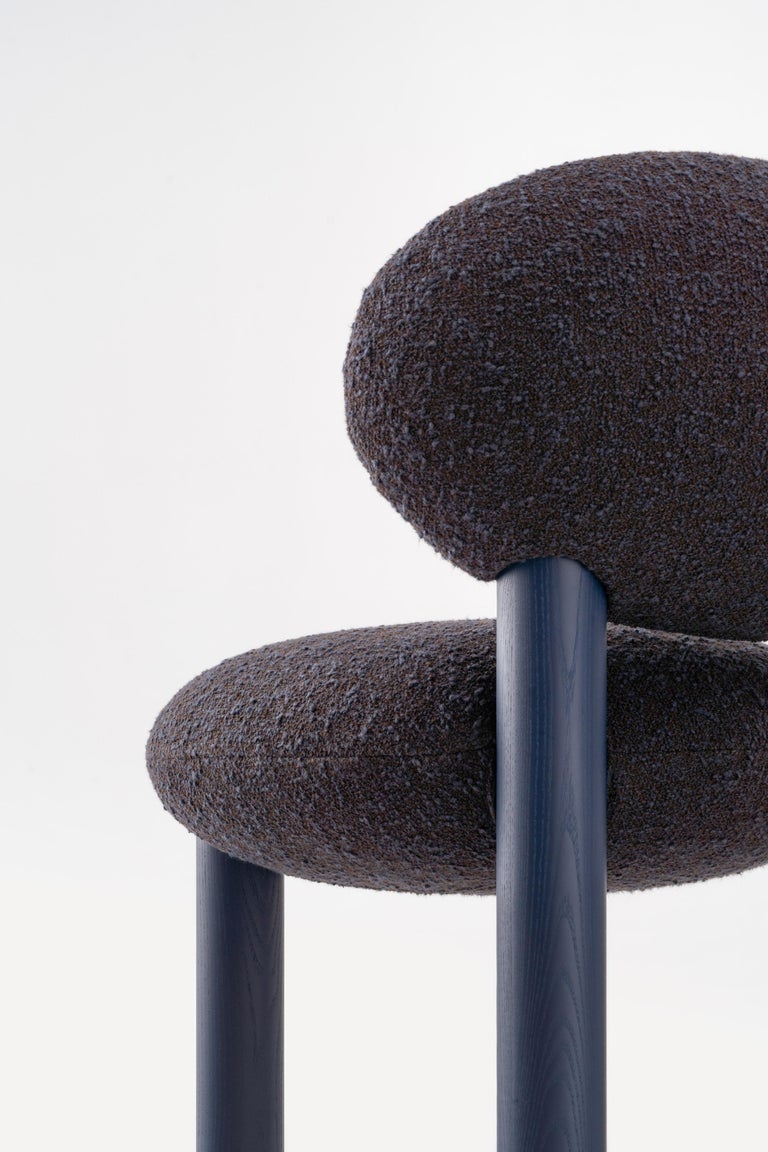 https://a.1stdibscdn.com/modern-dining-chair-flock-cs2-in-kvadrat-zero-fabric-by-noom-for-sale-picture-4/f_42321/f_371375421700238066510/Flock_chair_CS2_by_NOOM_22__master.jpg?width=768