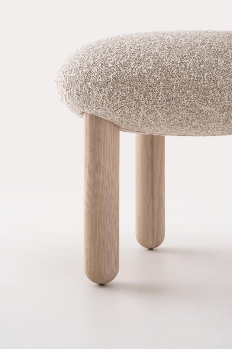 https://a.1stdibscdn.com/modern-dining-chair-flock-cs2-in-kvadrat-zero-fabric-by-noom-for-sale-picture-15/f_42321/f_371375421750771044938/Flock_chair_CS2_by_NOOM_24__master.jpg?width=768