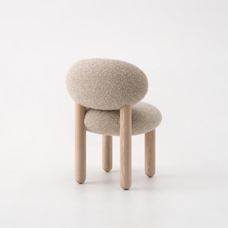 https://a.1stdibscdn.com/contemporary-dining-chair-flock-cs2-by-noom-yellow-brown-legs-for-sale-picture-16/32076752/f_391268921712214787034/Flock_chair_CS2_by_NOOM_7_master_master.jpg?width=768