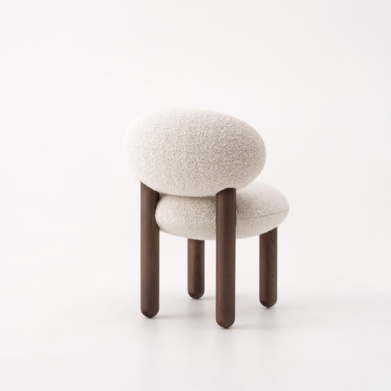 https://a.1stdibscdn.com/contemporary-dining-chair-flock-cs2-by-noom-yellow-brown-legs-for-sale-picture-15/32076752/f_391268921712214786937/Flock_chair_CS2_by_NOOM_8_master_master.jpg?width=768