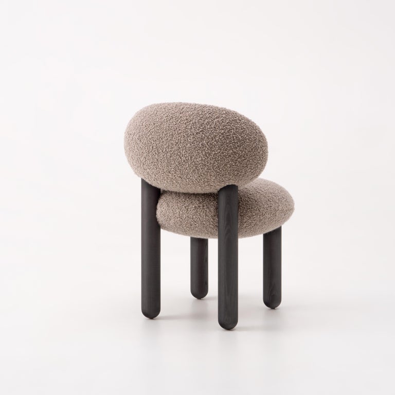 https://a.1stdibscdn.com/contemporary-dining-chair-flock-cs2-by-noom-yellow-brown-legs-for-sale-picture-17/32076752/f_391268921712214787052/Flock_chair_CS2_by_NOOM_9_master_master.jpg?width=768
