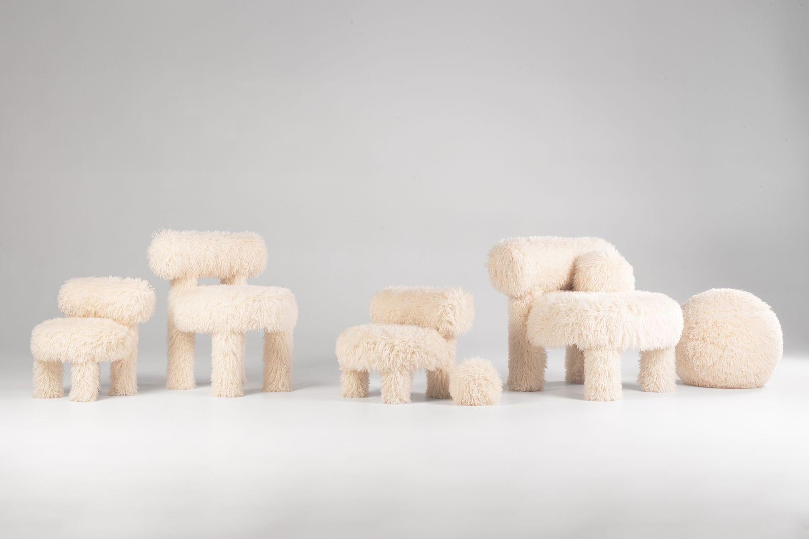 https://a.1stdibscdn.com/contemporary-dining-chair-fluffy-by-noom-gropius-cs2-white-for-sale-picture-9/f_31233/f_387210621709718221248/Fluffy_7_master.jpeg