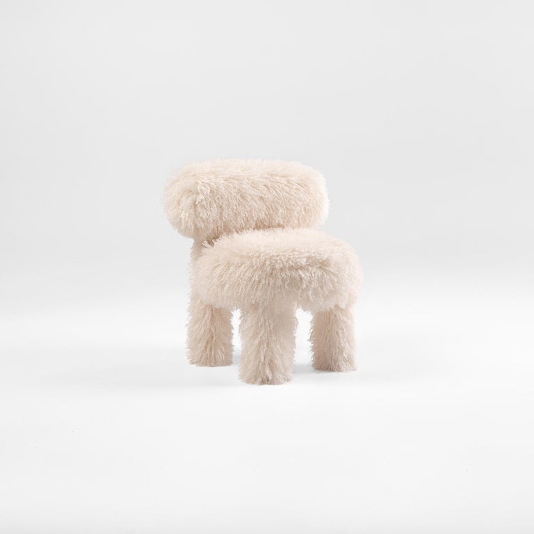 https://a.1stdibscdn.com/modern-baby-gropius-chair-cs1-fluffy-edition-in-premium-faux-fur-by-noom-for-sale-picture-5/f_42321/f_423392721731761200334/Fluffy_Baby_Chair_Gropius_CS1_in_Azur_Cotonneux_Faux_Fur_1__master.jpg?width=768