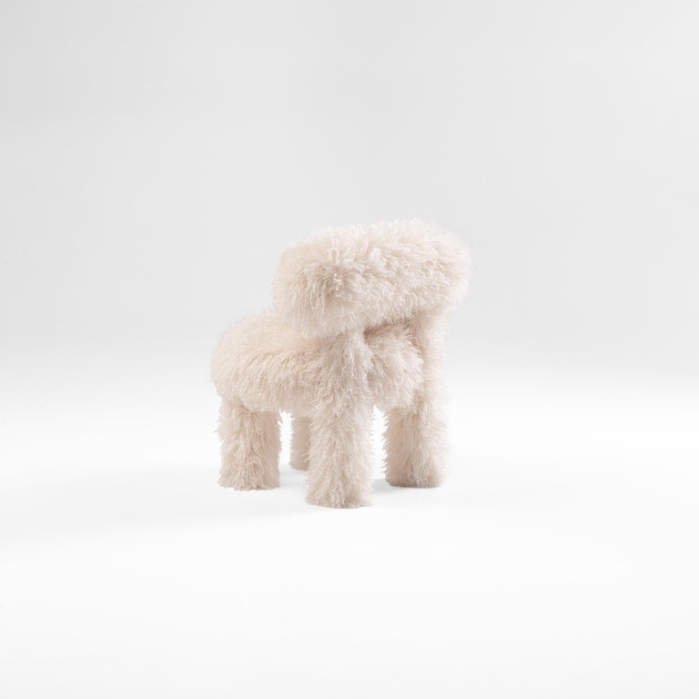 https://a.1stdibscdn.com/modern-baby-gropius-chair-cs1-fluffy-edition-in-premium-faux-fur-by-noom-for-sale-picture-6/f_42321/f_423392721731761200778/Fluffy_Baby_Chair_Gropius_CS1_in_Azur_Cotonneux_Faux_Fur_3__master.jpg?width=768