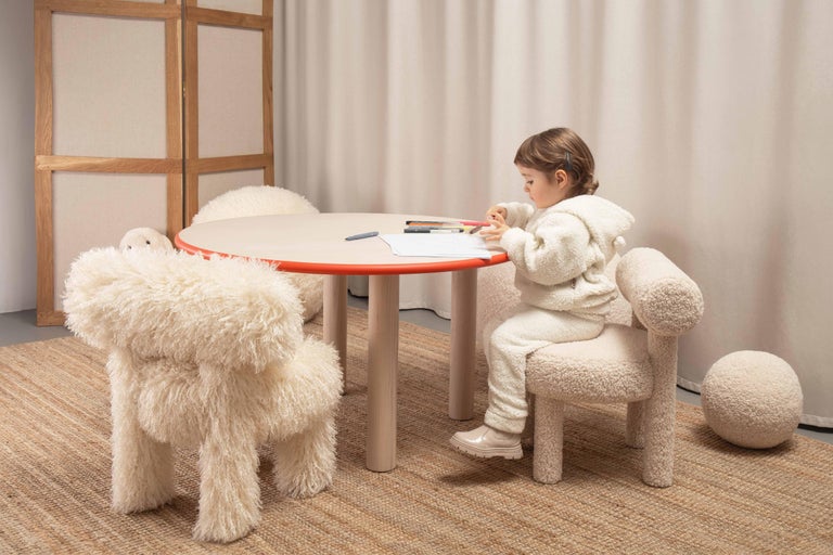 https://a.1stdibscdn.com/modern-baby-gropius-chair-cs1-fluffy-edition-in-premium-faux-fur-by-noom-for-sale-picture-3/f_42321/f_423392721731761203712/Fluffy_Baby_Chair_Gropius_CS1_in_Azur_Cotonneux_Faux_Fur_6__master.jpg?width=768