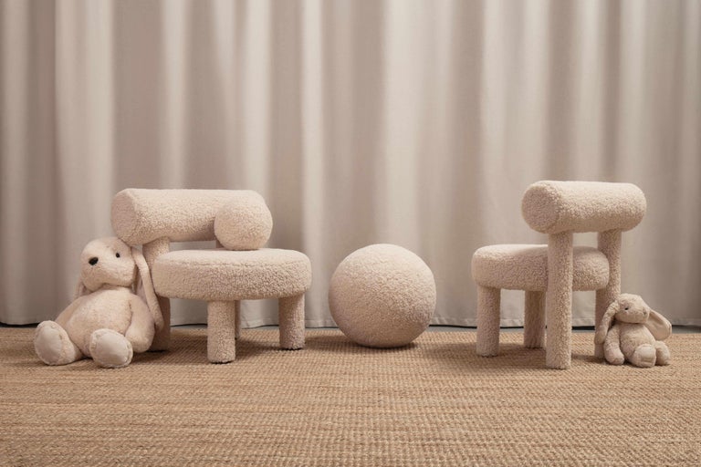 https://a.1stdibscdn.com/modern-baby-gropius-low-chair-cs1-fluffy-edition-in-faux-sheepskin-by-noom-for-sale-picture-2/f_42321/f_423394821731762703639/Fluffy_Baby_Chair_Gropius_CS1_in_Medo_Faux_Sheepskin_11__master.jpg?width=768